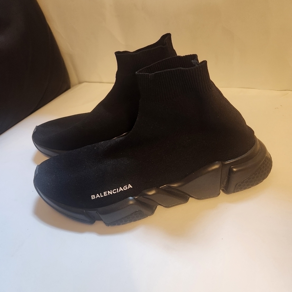 Balenciaga Speed Trainer size 42 in VGUC